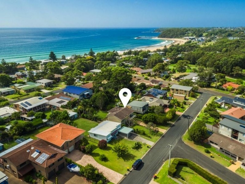 100 Carroll Avenue, Mollymook NSW 2539