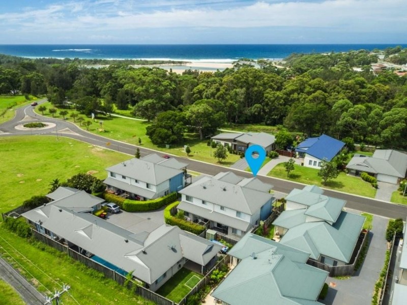 Unit 5/8 Wuru Drive, Burrill Lake NSW 2539
