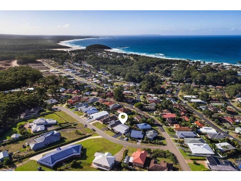 6 Seascape Close, Narrawallee NSW 2539