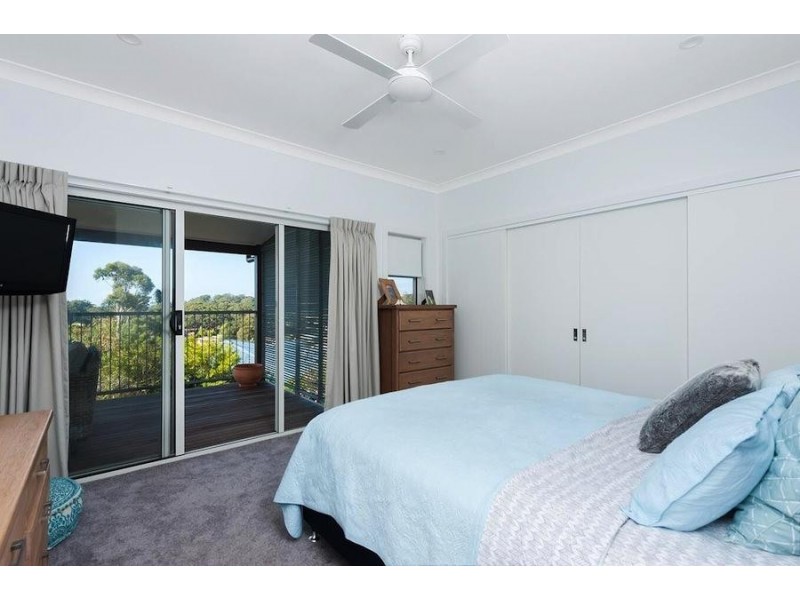 6 Seascape Close, Narrawallee NSW 2539