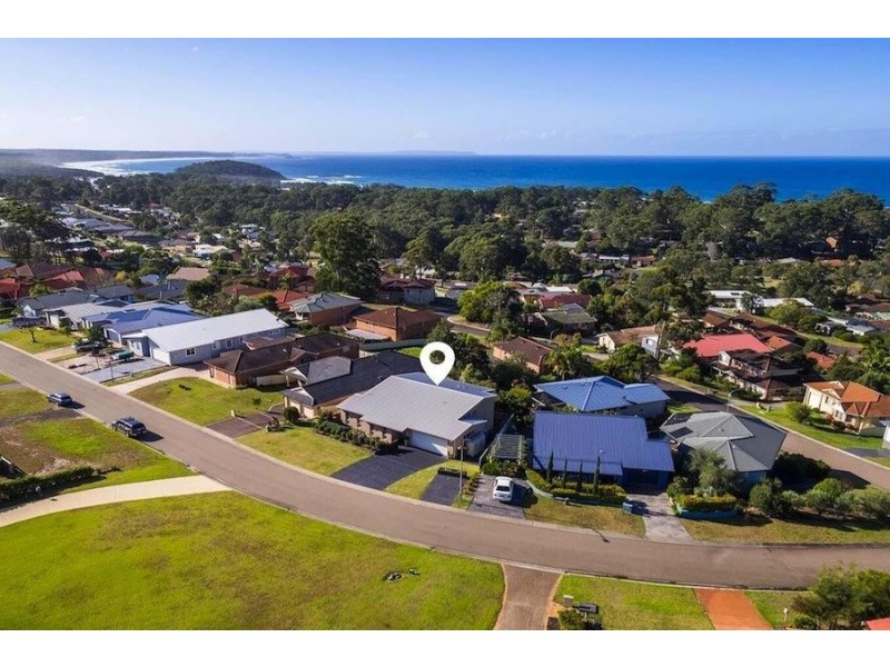 6 Seascape Close, Narrawallee NSW 2539