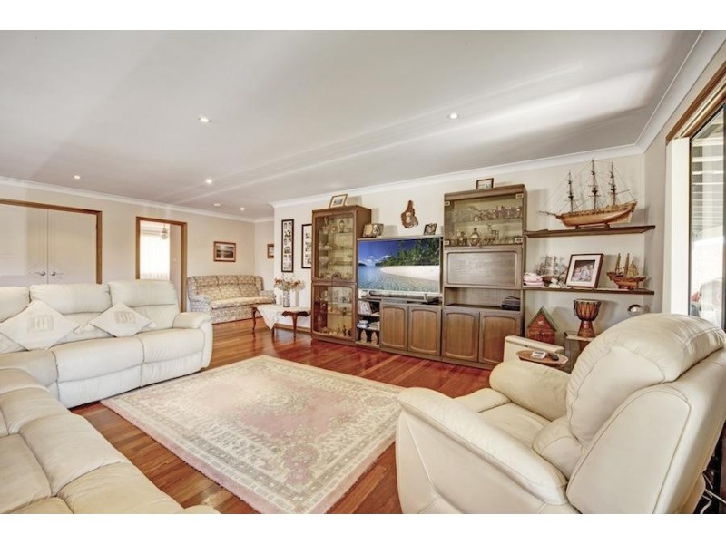 8 Waterview Close, Lake Conjola NSW 2539