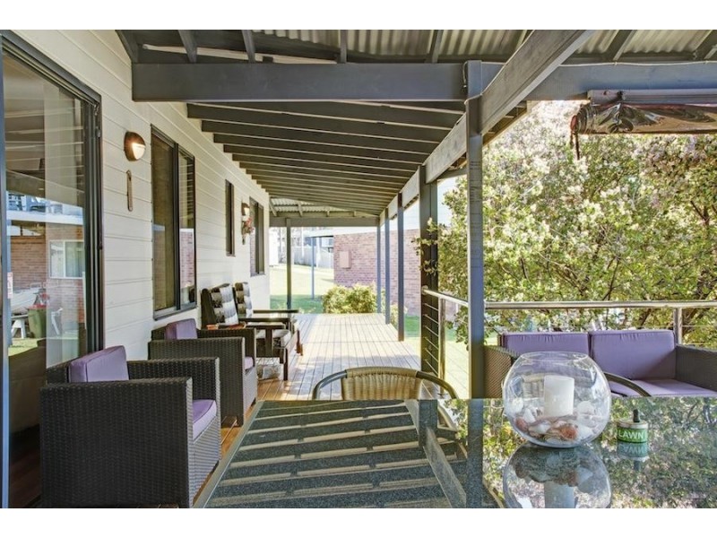 8 Waterview Close, Lake Conjola NSW 2539