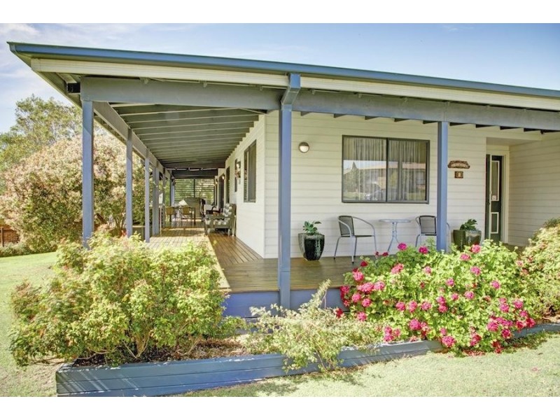 8 Waterview Close, Lake Conjola NSW 2539