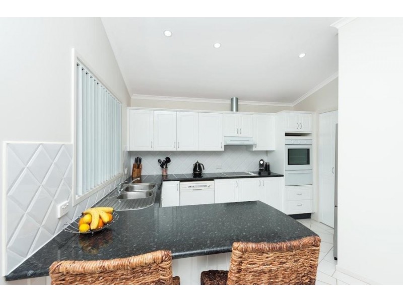 77 Carroll Avenue, Mollymook NSW 2539