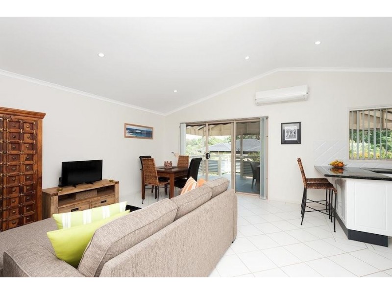 77 Carroll Avenue, Mollymook NSW 2539