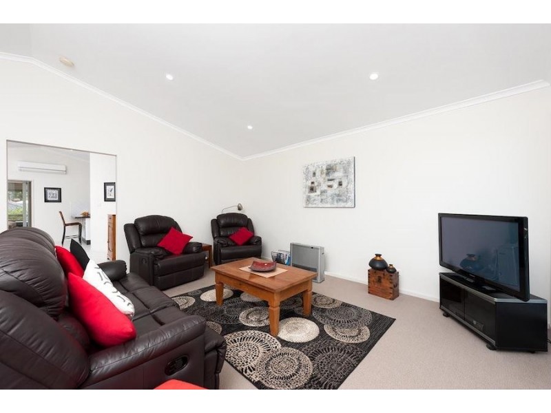 77 Carroll Avenue, Mollymook NSW 2539