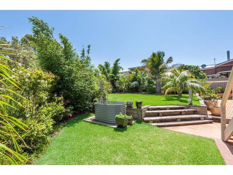 77 Carroll Avenue, Mollymook NSW 2539