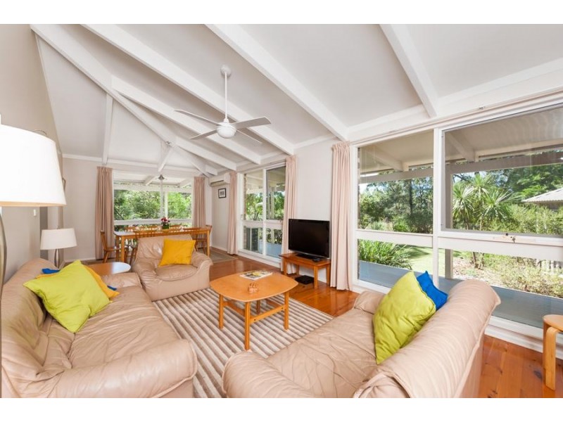 22A River Road, Lake Tabourie NSW 2539