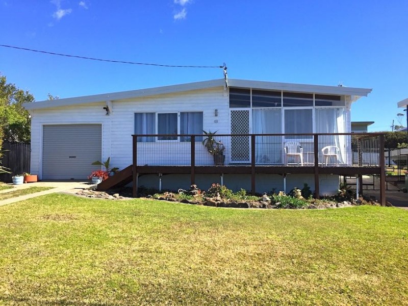 69 Seaside Parade, Dolphin Point NSW 2539