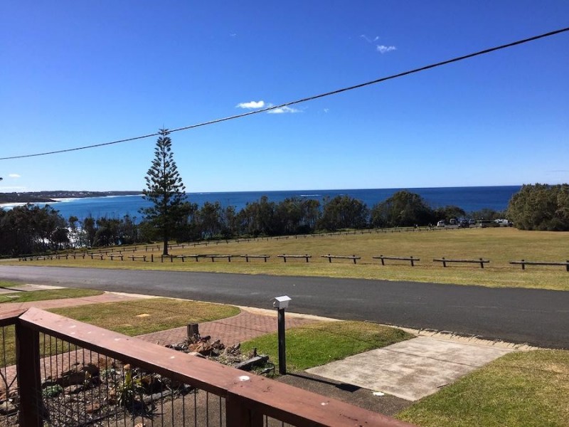 69 Seaside Parade, Dolphin Point NSW 2539
