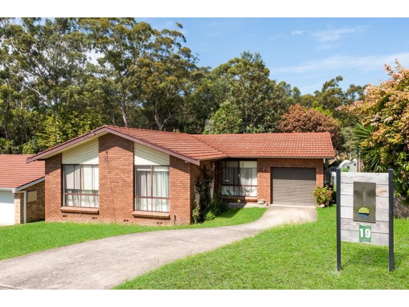 19 Valley Drive, Mollymook NSW 2539