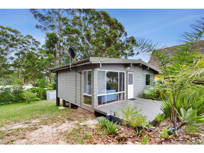 27 Ross Avenue, Narrawallee NSW 2539