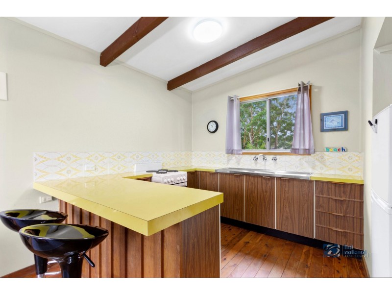 27 Ross Avenue, Narrawallee NSW 2539