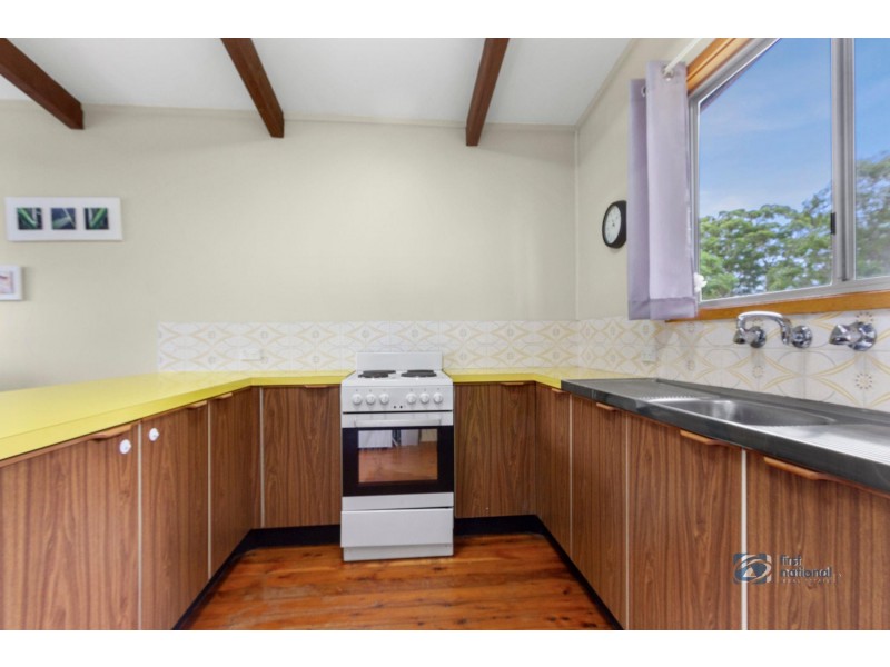 27 Ross Avenue, Narrawallee NSW 2539