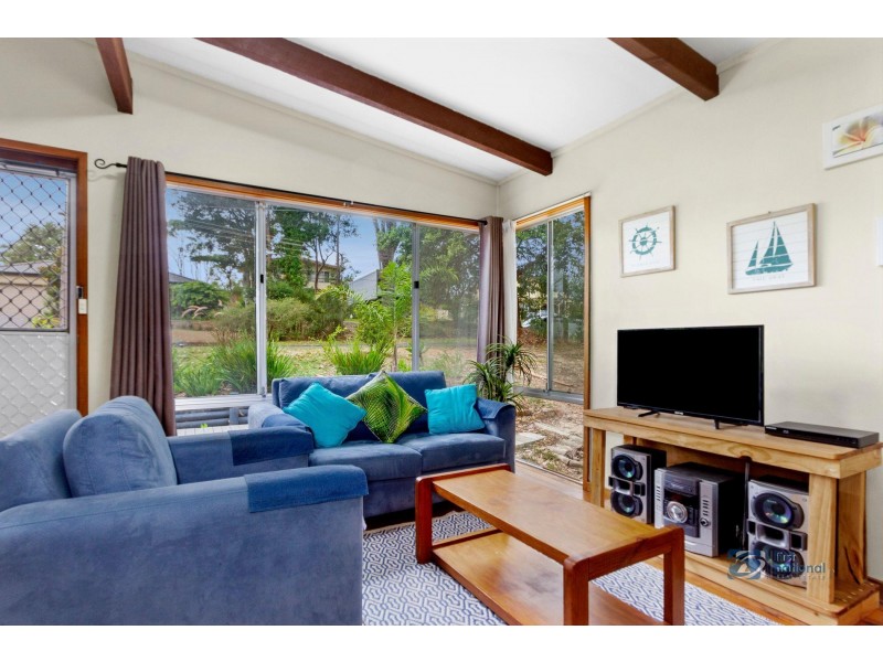 27 Ross Avenue, Narrawallee NSW 2539