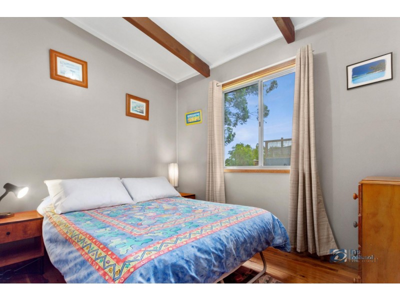 27 Ross Avenue, Narrawallee NSW 2539
