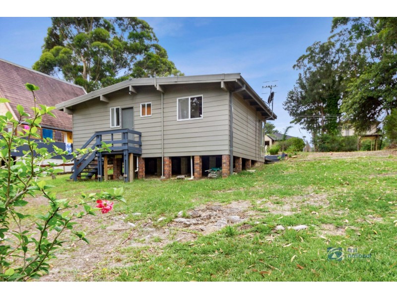 27 Ross Avenue, Narrawallee NSW 2539