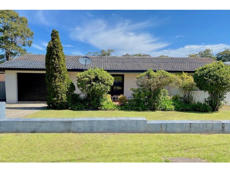 3 Latta Street, Mollymook NSW 2539