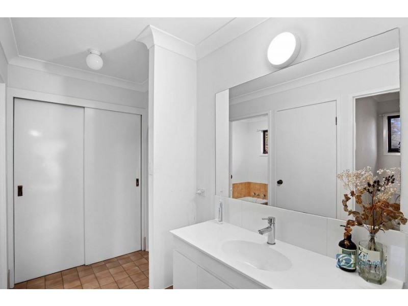 19 Valley Drive, Mollymook NSW 2539