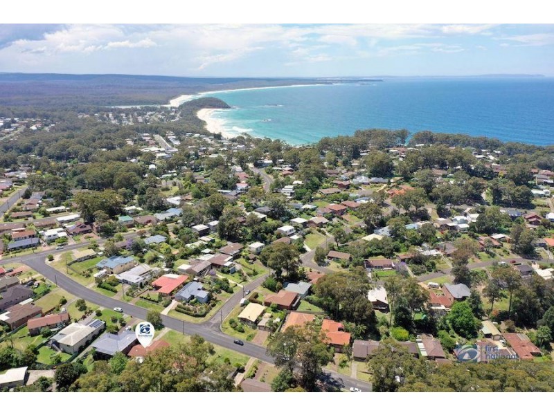 19 Valley Drive, Mollymook NSW 2539