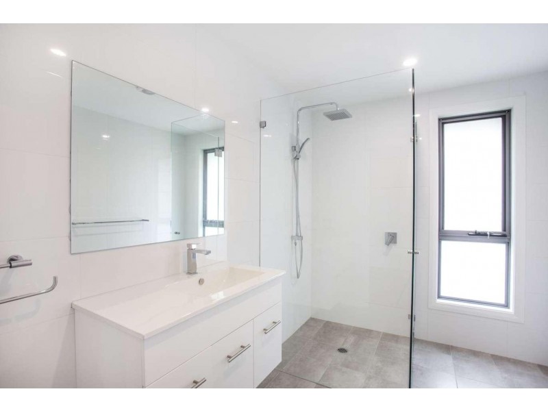 21A Oak Avenue, Lake Tabourie NSW 2539