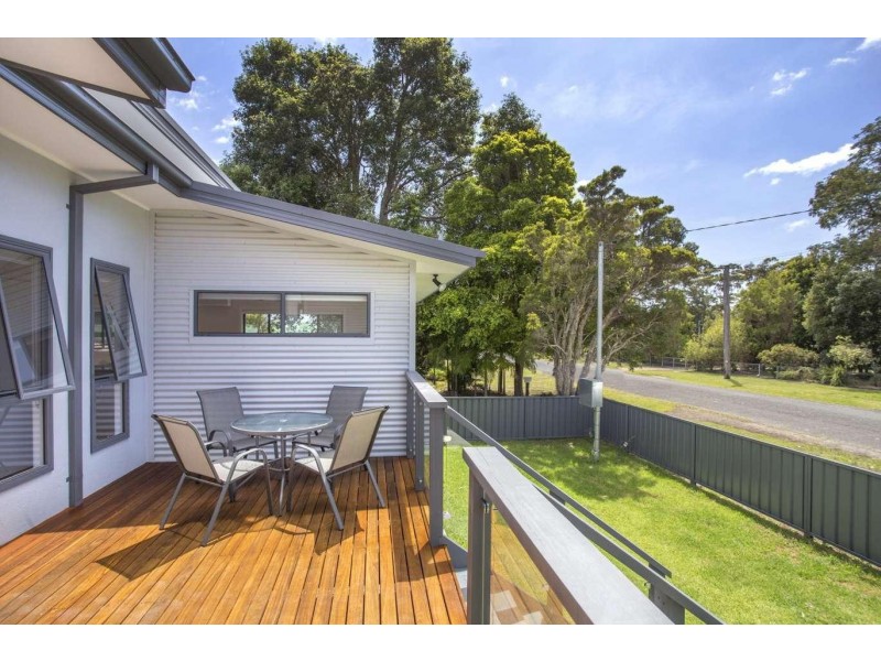 21A Oak Avenue, Lake Tabourie NSW 2539