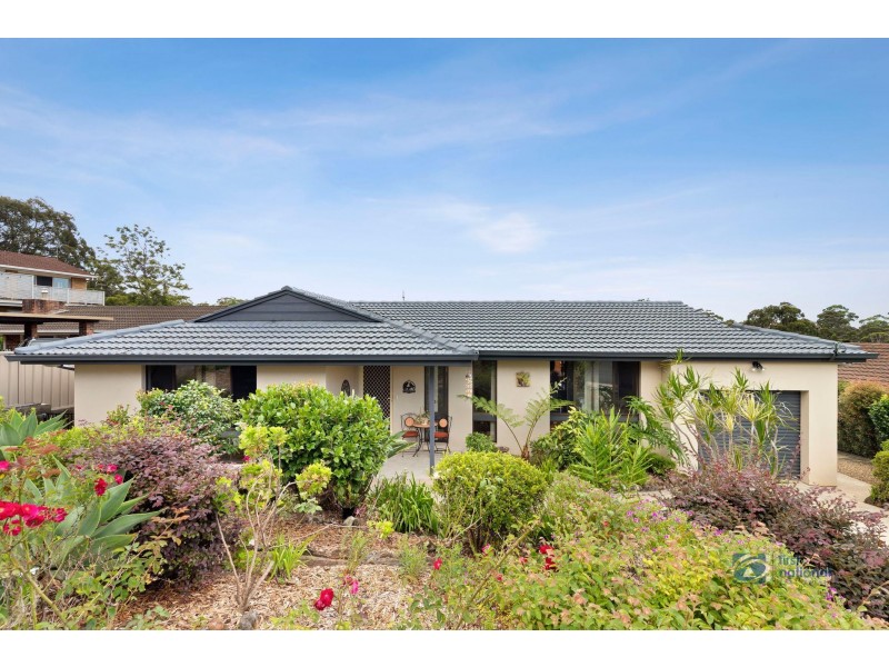 8 Treetops Crescent, Mollymook NSW 2539
