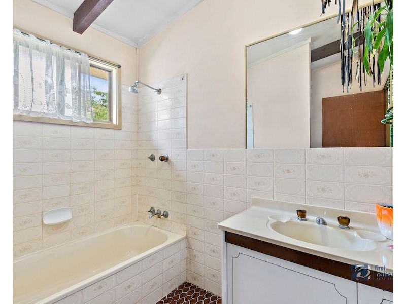 42 Parkinson Street, Narrawallee NSW 2539