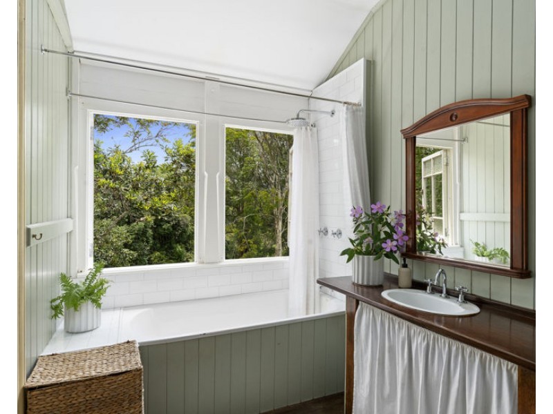 797 Numinbah Rd, Crystal Creek NSW 2484