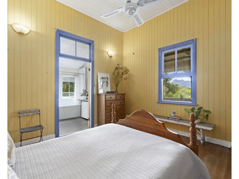 797 Numinbah Rd, Crystal Creek NSW 2484