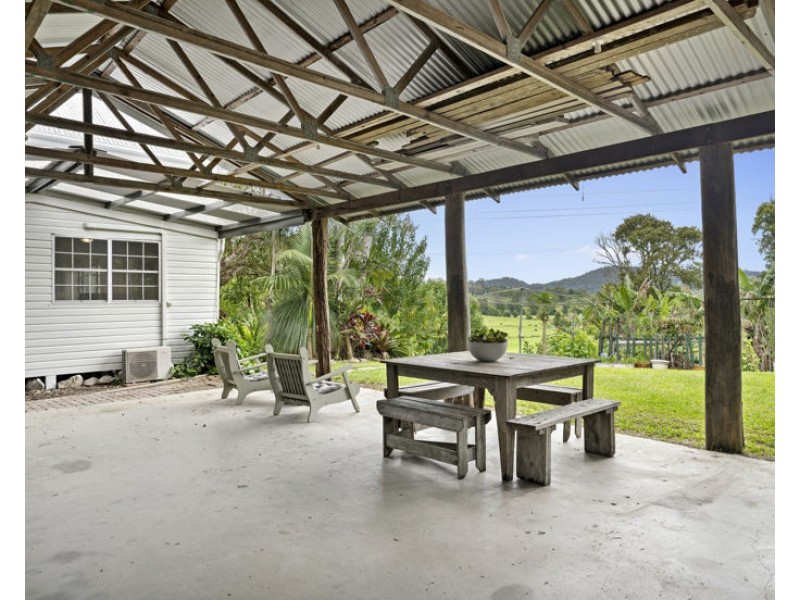797 Numinbah Rd, Crystal Creek NSW 2484