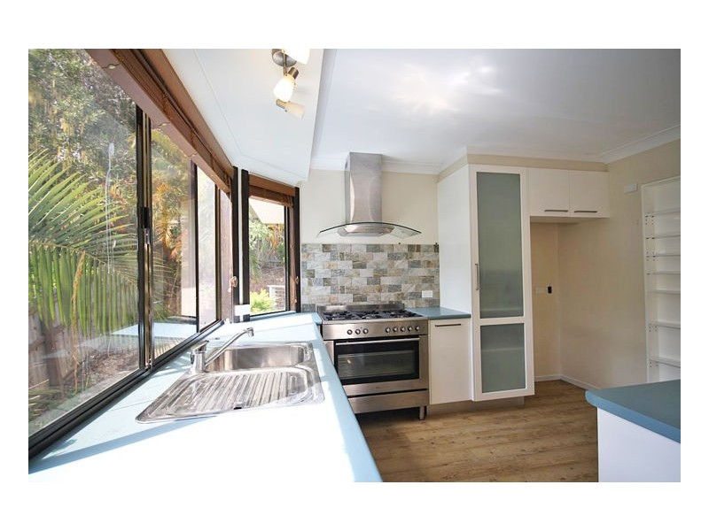 8 Blacksmiths Lane, Uki NSW 2484