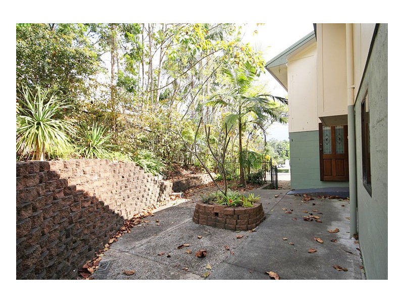 8 Blacksmiths Lane, Uki NSW 2484