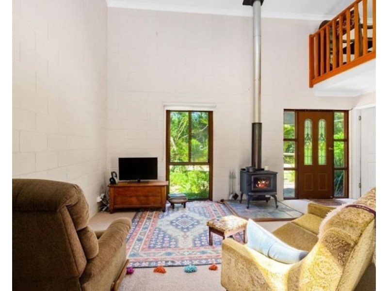 111 Braeside Drive, Uki NSW 2484