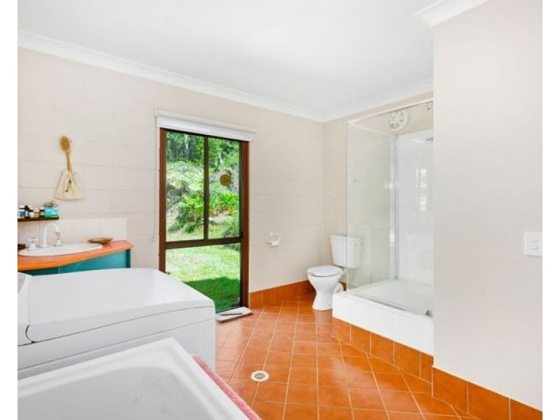 111 Braeside Drive, Uki NSW 2484