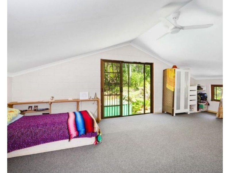 111 Braeside Drive, Uki NSW 2484