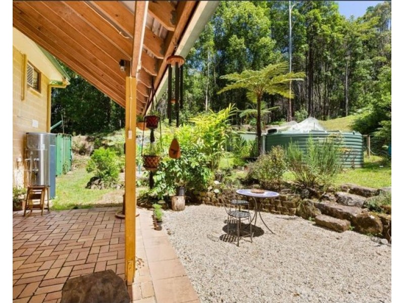 111 Braeside Drive, Uki NSW 2484