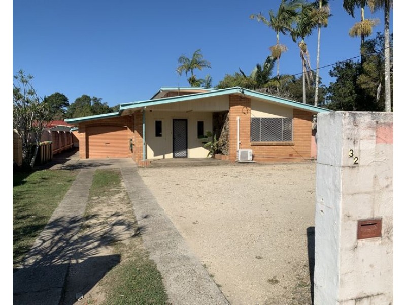 32 Sunshine Avenue, Tweed Heads South NSW 2486