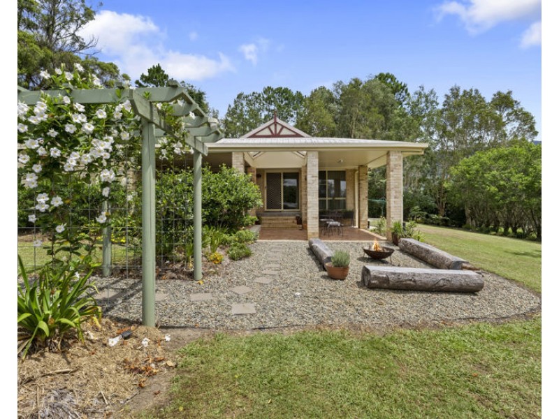 346 Pinnacle Road, Pumpenbil NSW 2484