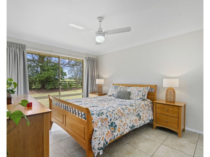 346 Pinnacle Road, Pumpenbil NSW 2484