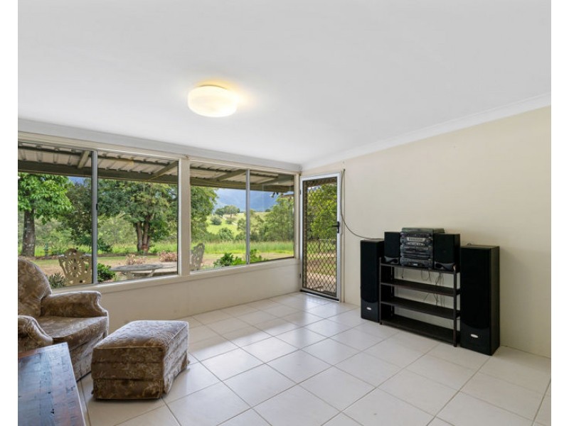 346 Pinnacle Road, Pumpenbil NSW 2484