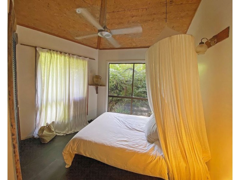 64 Braeside Drive, Uki NSW 2484