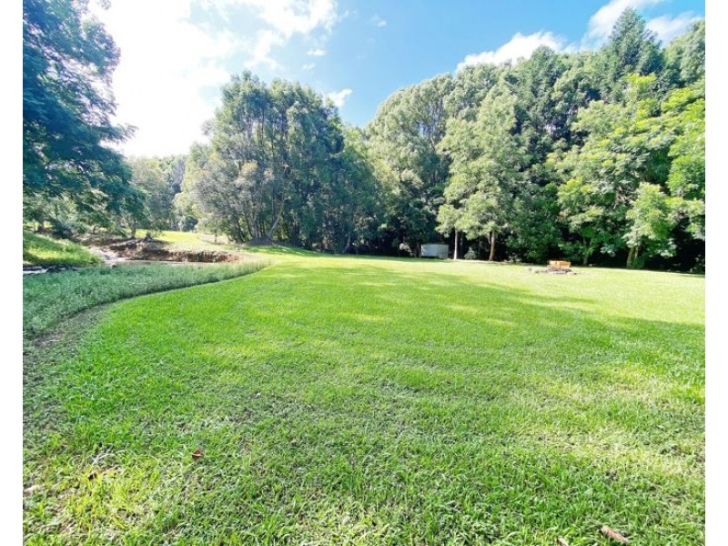 64 Braeside Drive, Uki NSW 2484