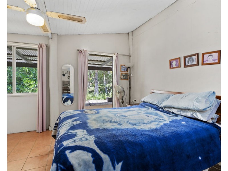 136 Pinnacle Road, Pumpenbil NSW 2484