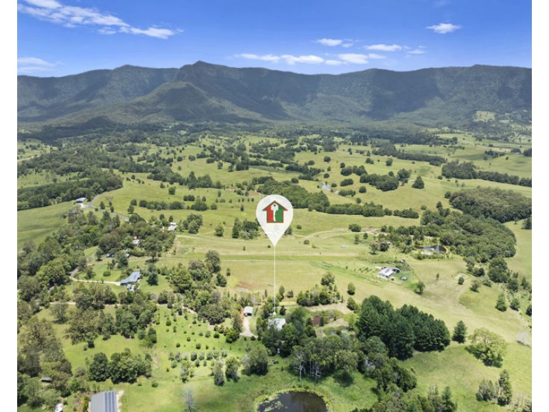 136 Pinnacle Road, Pumpenbil NSW 2484