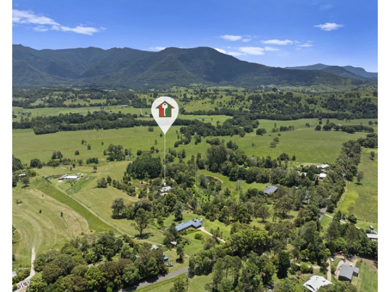 136 Pinnacle Road, Pumpenbil NSW 2484