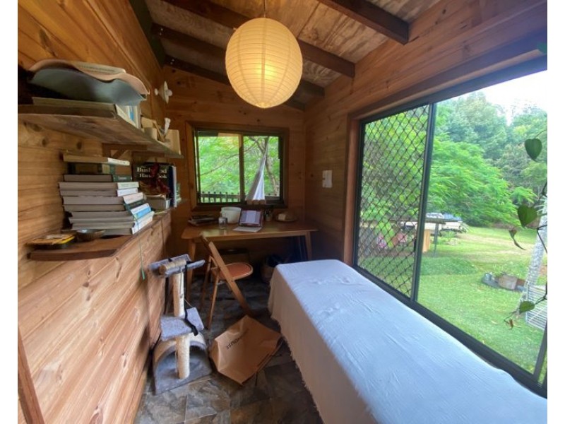 64 Braeside Drive, Uki NSW 2484