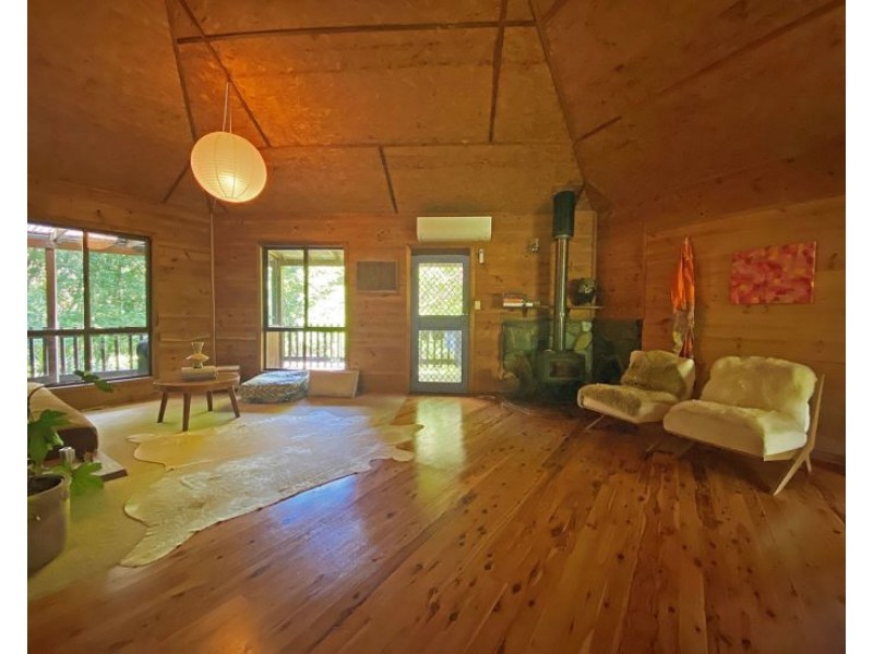 64 Braeside Drive, Uki NSW 2484