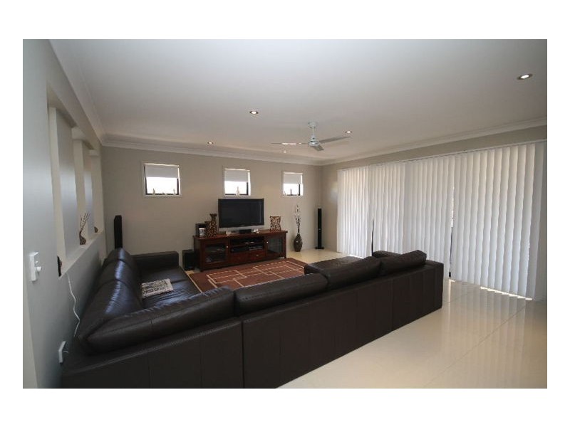 42 Castlefield Drive, Murwillumbah NSW 2484